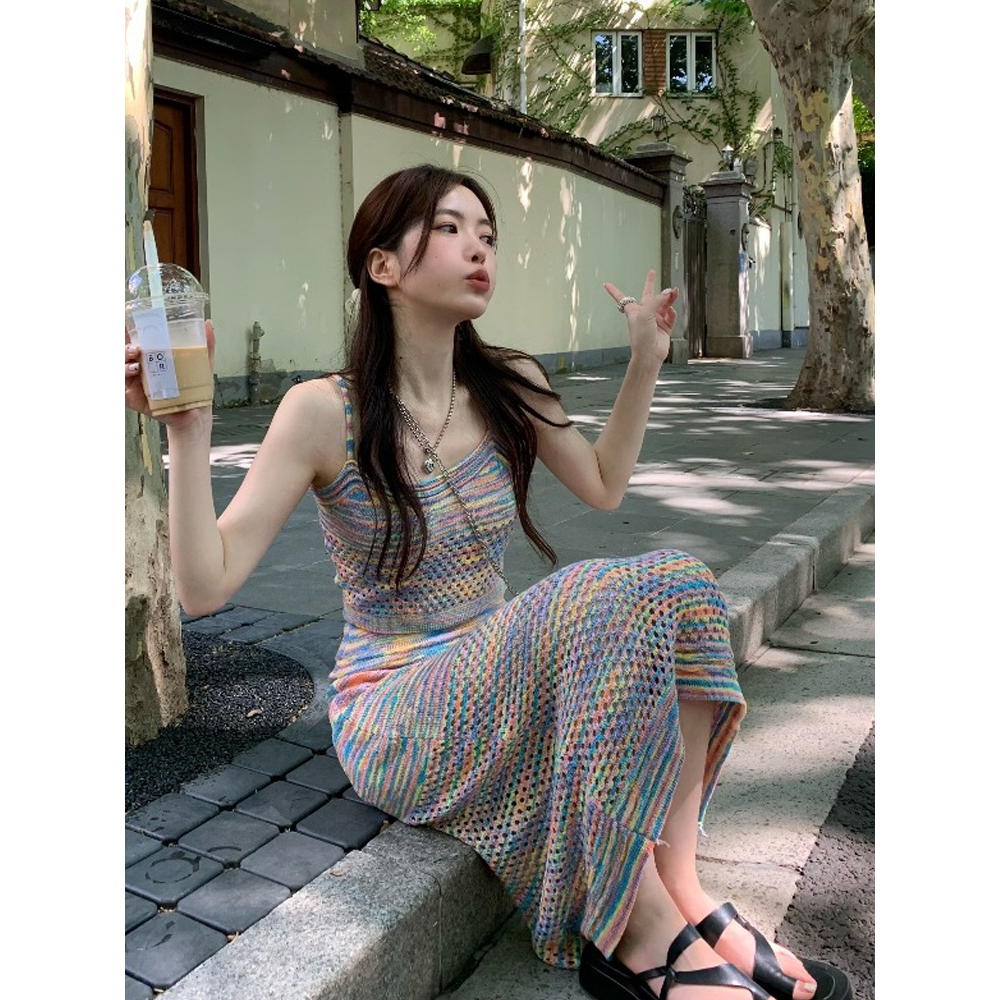 韩版辣妹复古彩虹条纹设计感时尚两件套装海边度假吊带背心包臀裙