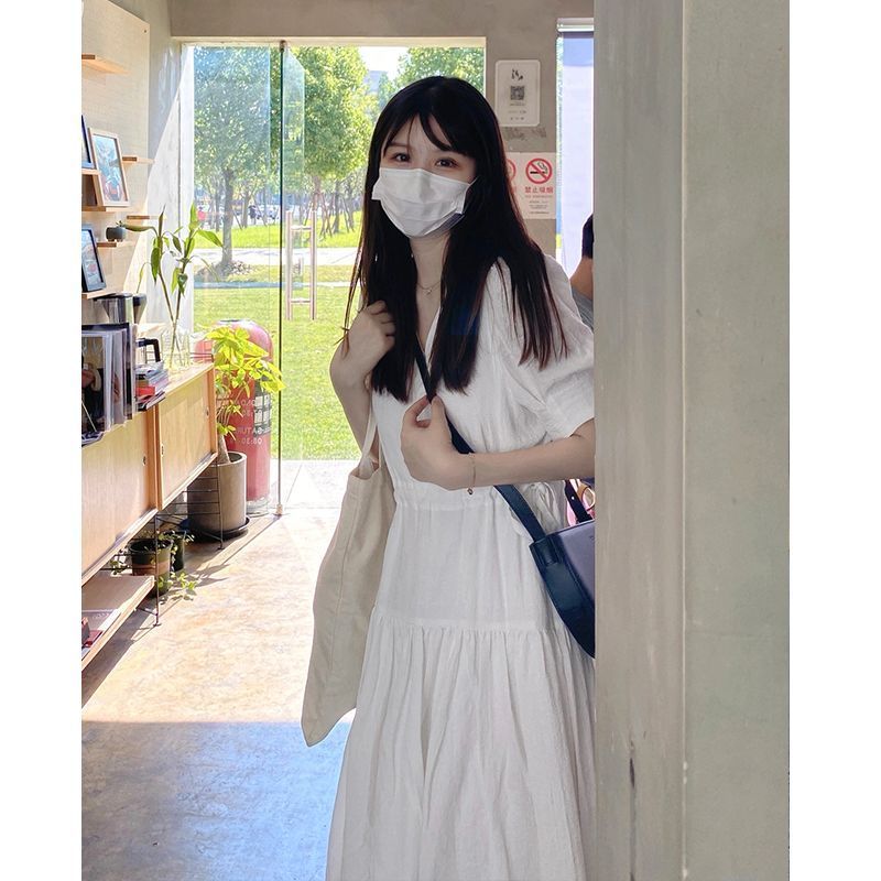 白色連衣裙女夏2023新款法式小個子收腰顯瘦高級感休閒絕美長裙子