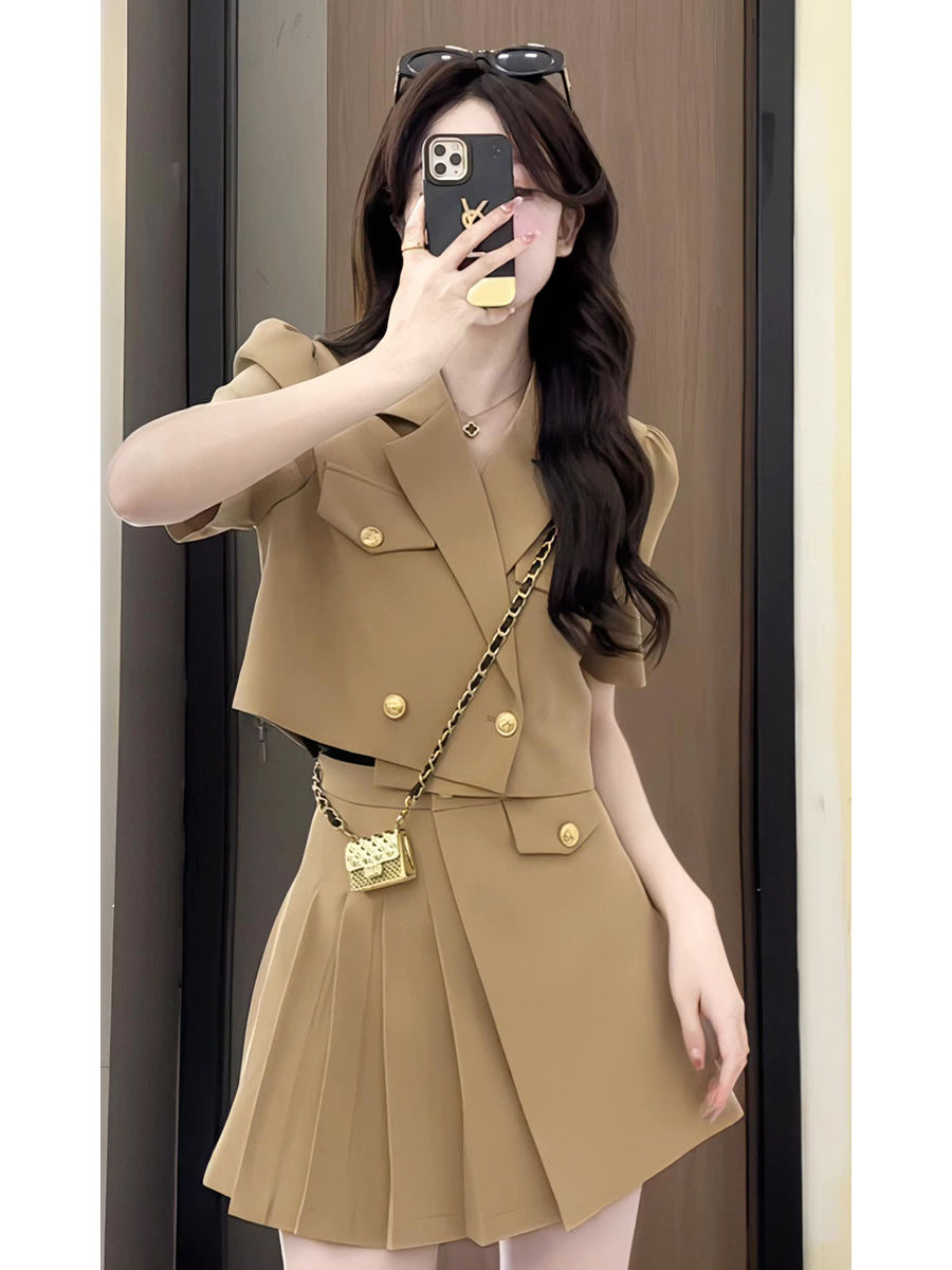 2023 summer new product two-piece suit women's high-end design short-sleeved suit jacket + waist pleated skirt