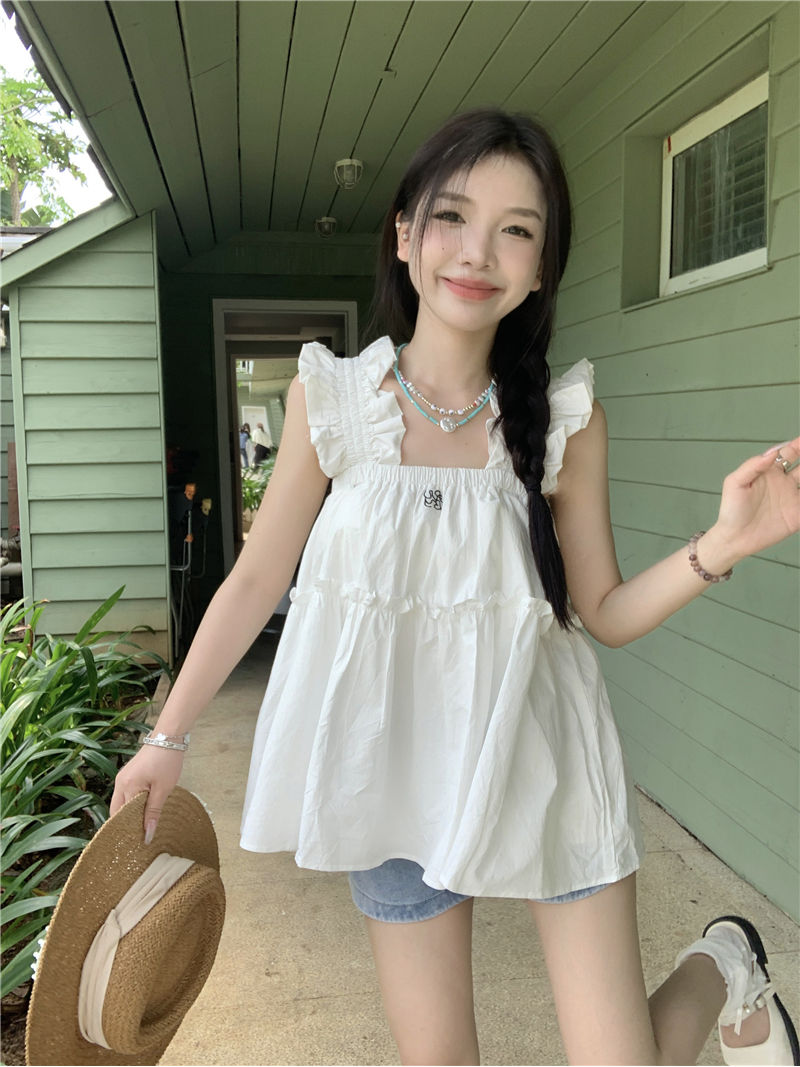 甜美气质白色刺绣小吊带夏季新款宽松洋气减龄设计感背心上衣女装