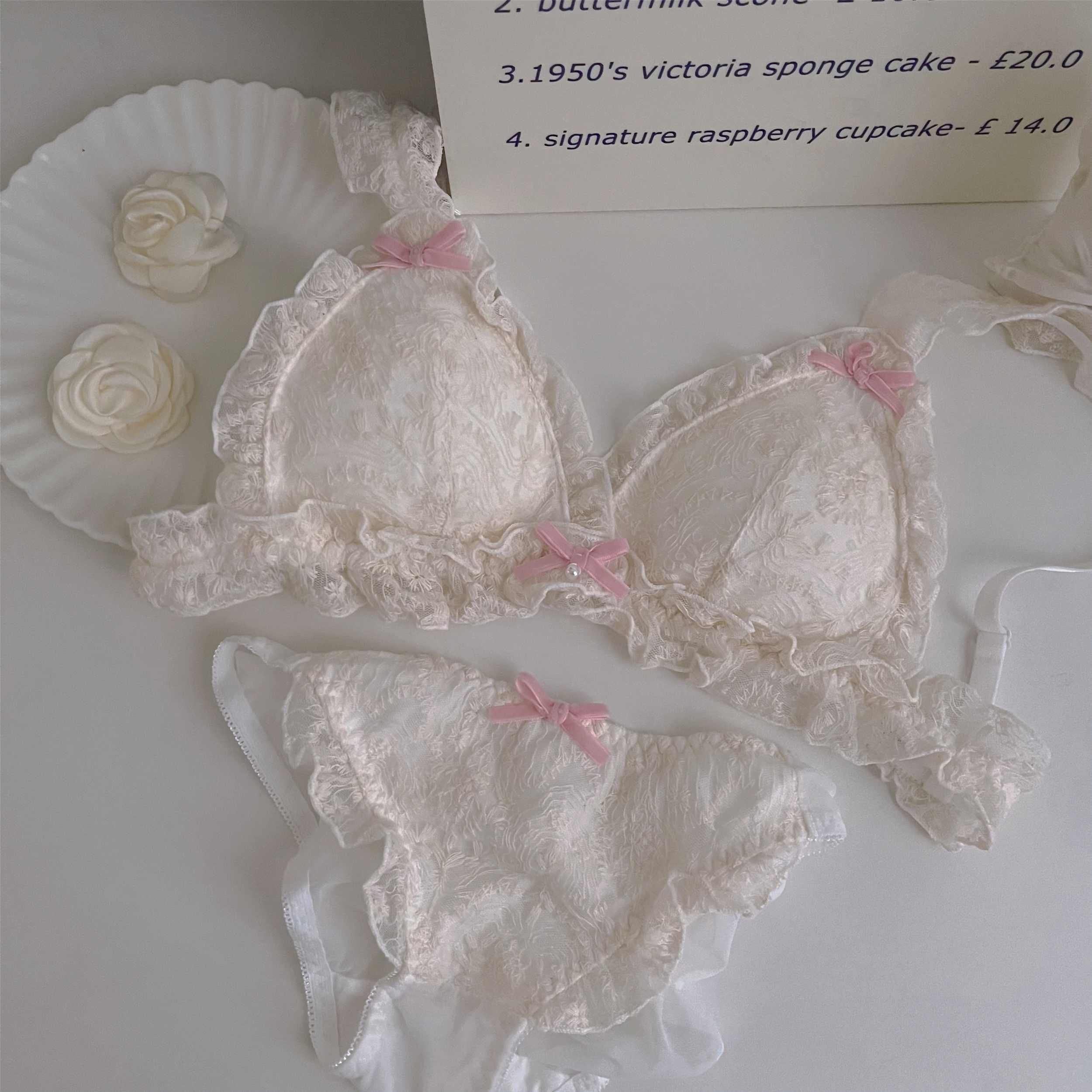 Pure desire Japanese underwear women's sweet lace embroidery cute girl no steel ring thin triangle cup bra set