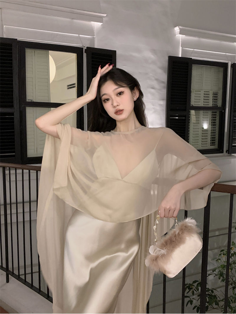 法式v領緞面吊帶連衣裙女裝夏季裙子a字復古高級感氣質包臀裙長裙