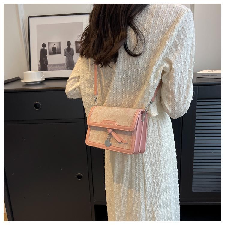 High-End Fashion Versatile For Women 2023 New Trendy Summer Textured Single Shoulder Small Square Niche Crossbody Bag_voghion.com