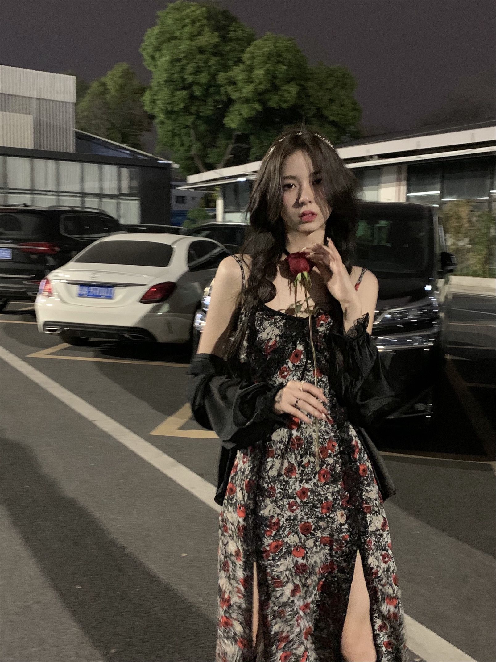 Floral suspender dress female summer 2023 new retro pure desire hot girl design sense niche slit long skirt