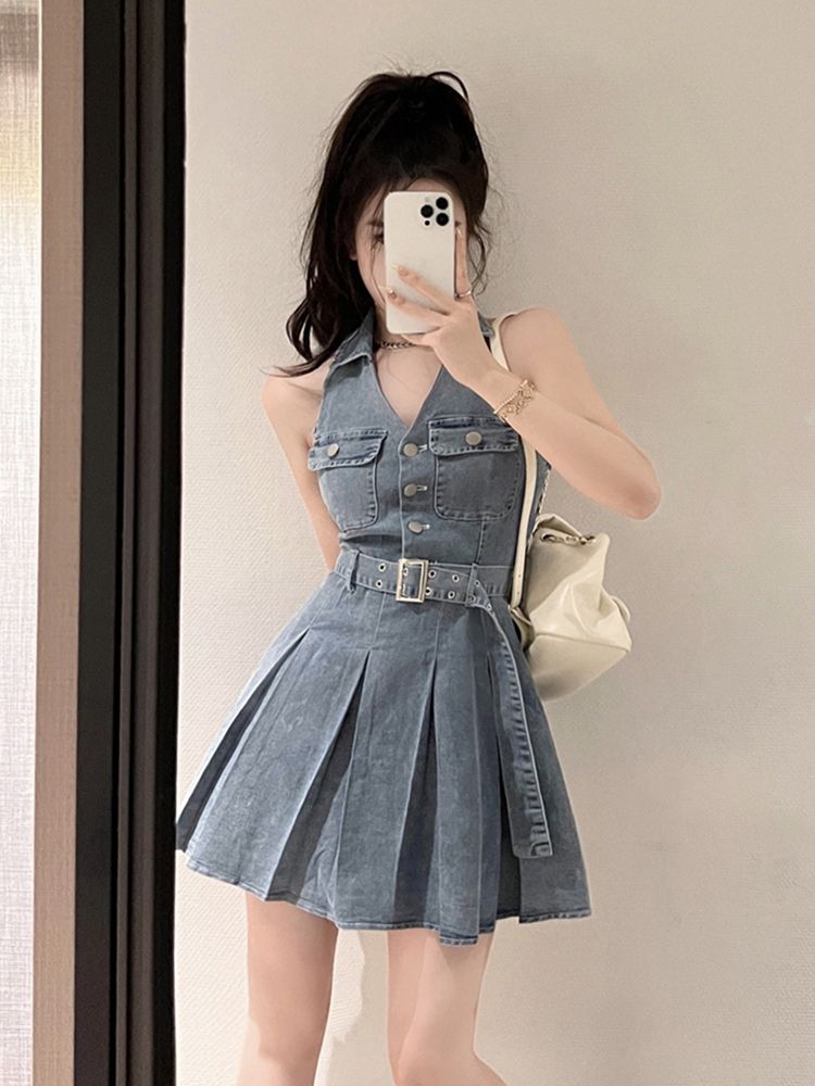 Blue denim halter neck dress women's summer new French retro small sleeveless tooling pleated skirt