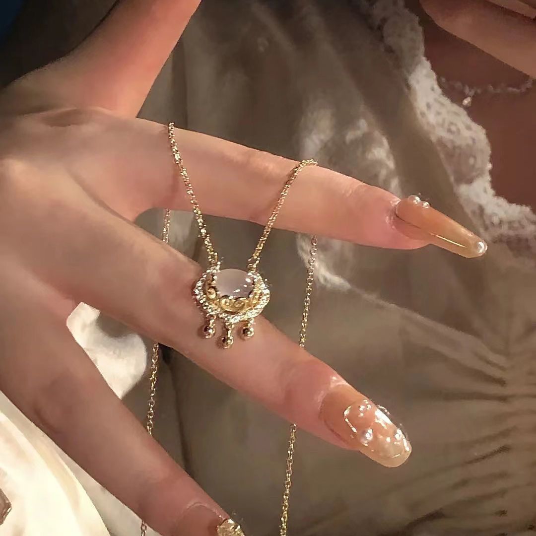 New Guofeng Xiangyun Lock Necklace Peaceful Xiangxiang High-end Light Luxury Niche Chinese Design White Chalcedony Women's Clavicle Chain