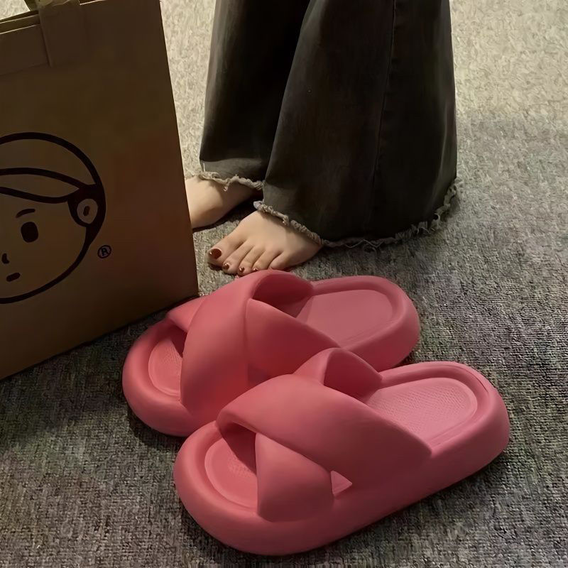 Internet celebrity popular slippers for women to wear at home, thick soft soles that feel like stepping on shit, non-slip ins niche high-end sandal slippers