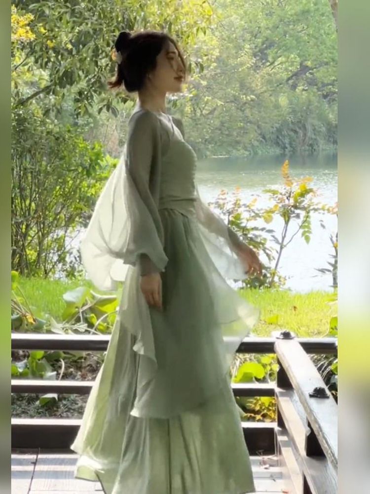 新中式女裝國風改良漢服漢元素日常不規則綠色連衣裙子三件套裝女