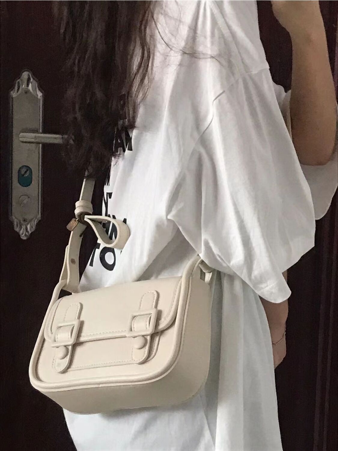 French style small square bag 2023 summer new niche shoulder bag fashionable and simple milk white Cambridge bag casual crossbody bag