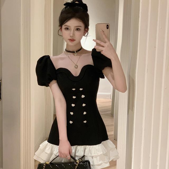 氣質優雅泡泡袖黑色連衣裙女夏季短袖荷葉邊裙子拼接顯瘦禮服短裙