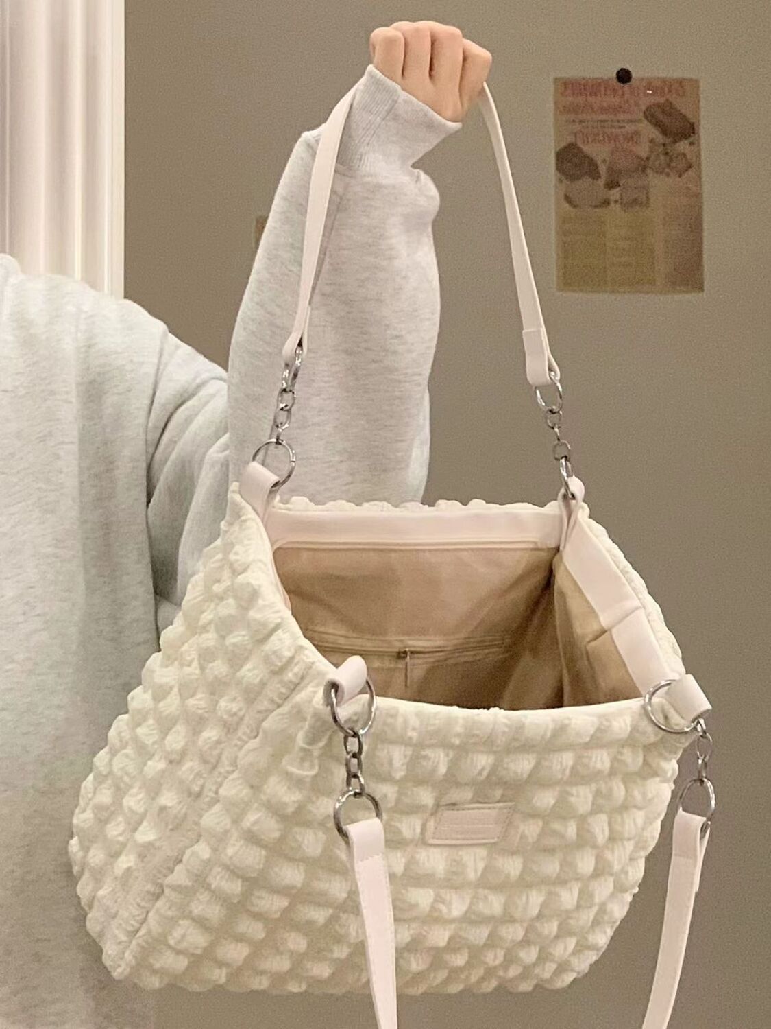 2023 New niche cream puff chain tote bag, large capacity bag, soft and versatile, portable shoulder bag for women