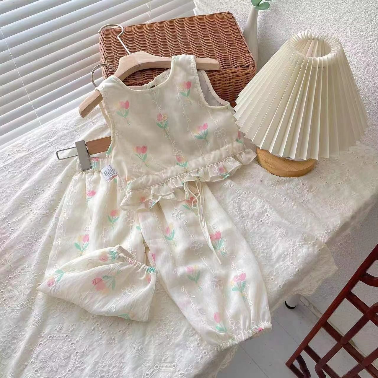 Girls Summer Wear Set 2023 New Trendy Internet Celebrity Children's Wear Western Style Baby Vest Pants Two-piece Set Summer