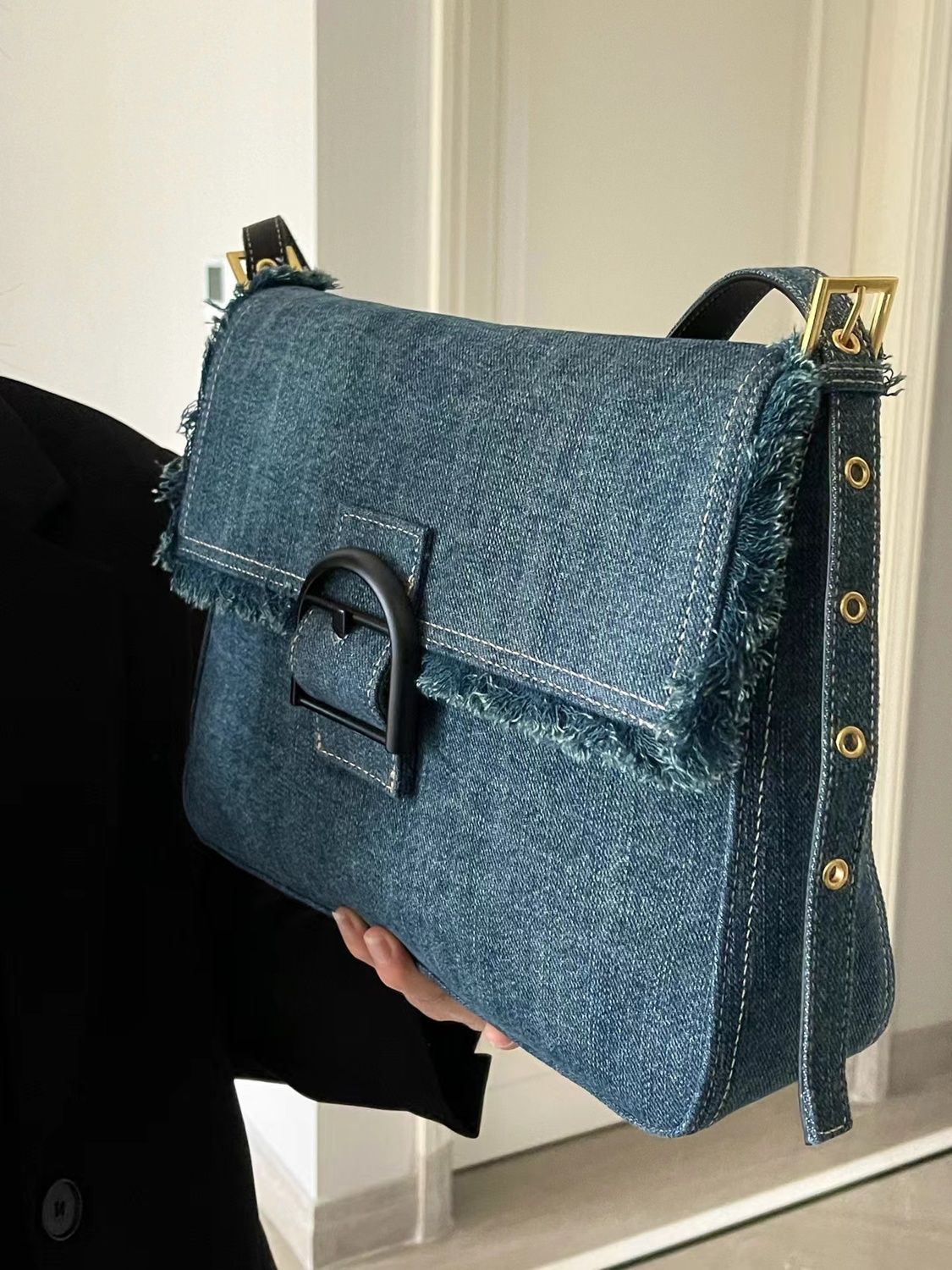 Knight Denim Tassel Bag 2023 New Fashion Brand American Fashion Underarm Bag Retro Versatile Commuter Shoulder Bag for Women