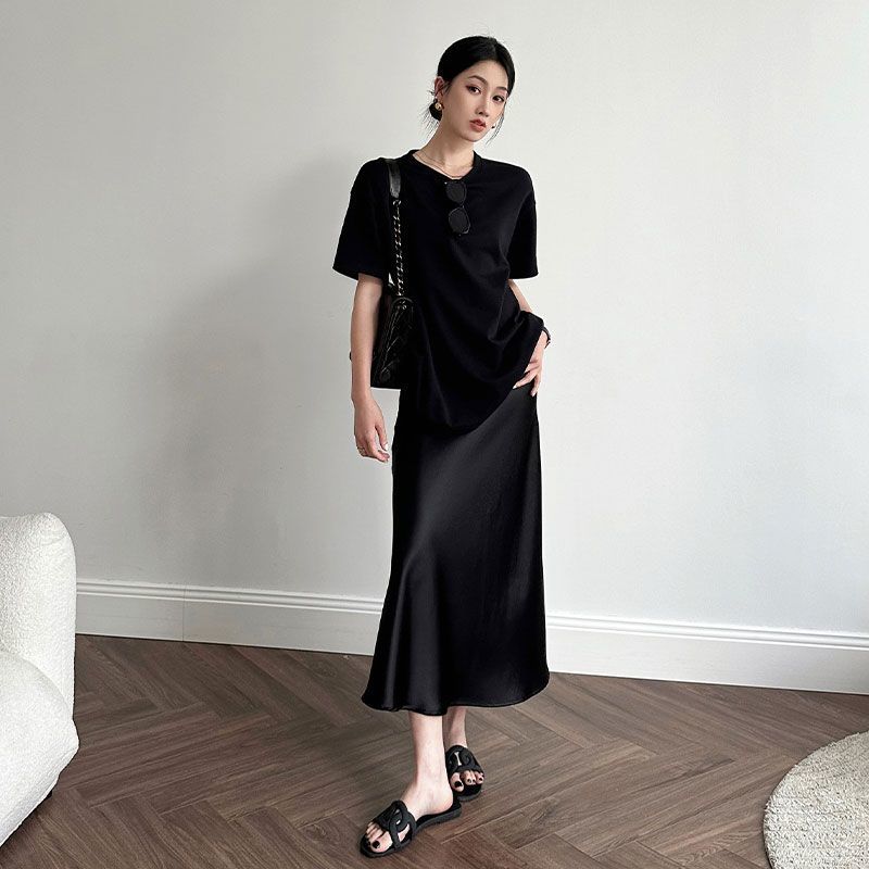 画朴法式黑色赫本气质高腰半身裙女装2023夏季新款质感缎面鱼尾裙