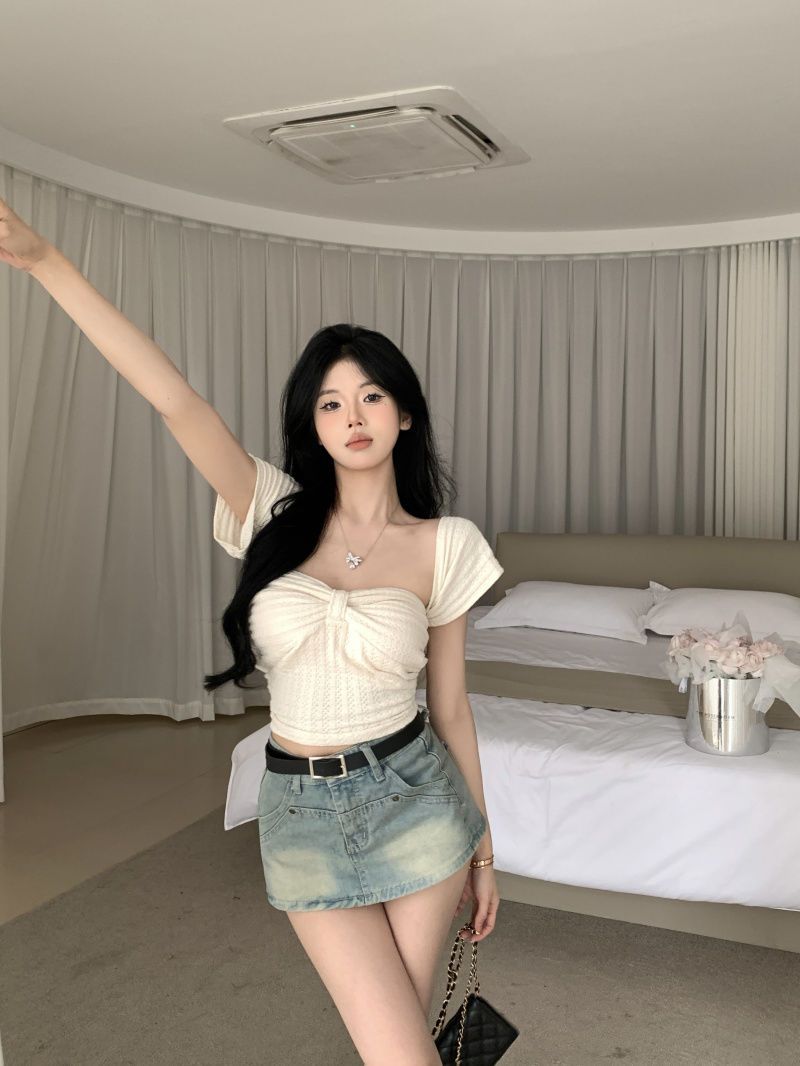 VIBRATE Korean version of the niche short-sleeved women's summer bow-knot self-cultivation and thin short section tube top one-shoulder top ins