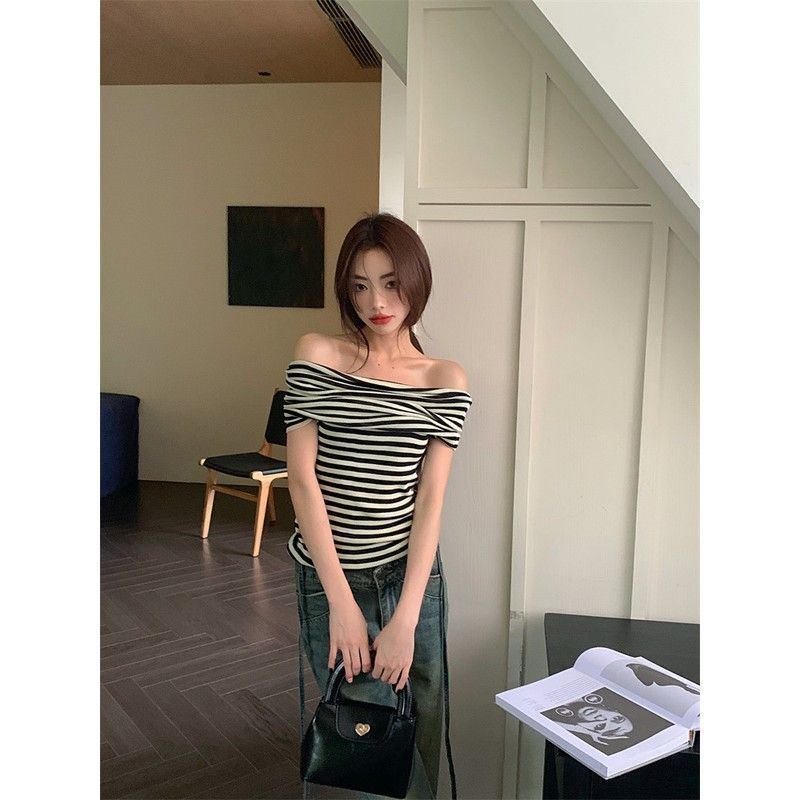 VIBRATE Korean version of the one-shoulder striped short-sleeved T-shirt female summer hot girl slim slim off-shoulder chic top