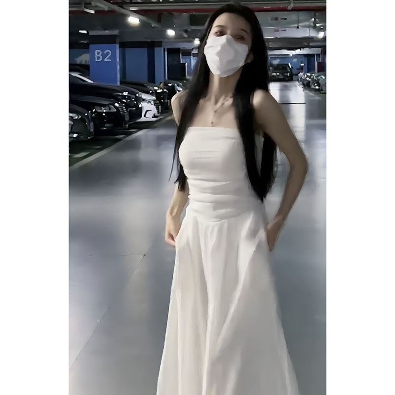 茶歇法式白色抹胸無袖連衣裙子女夏季2023新款小個子裹胸小白長裙