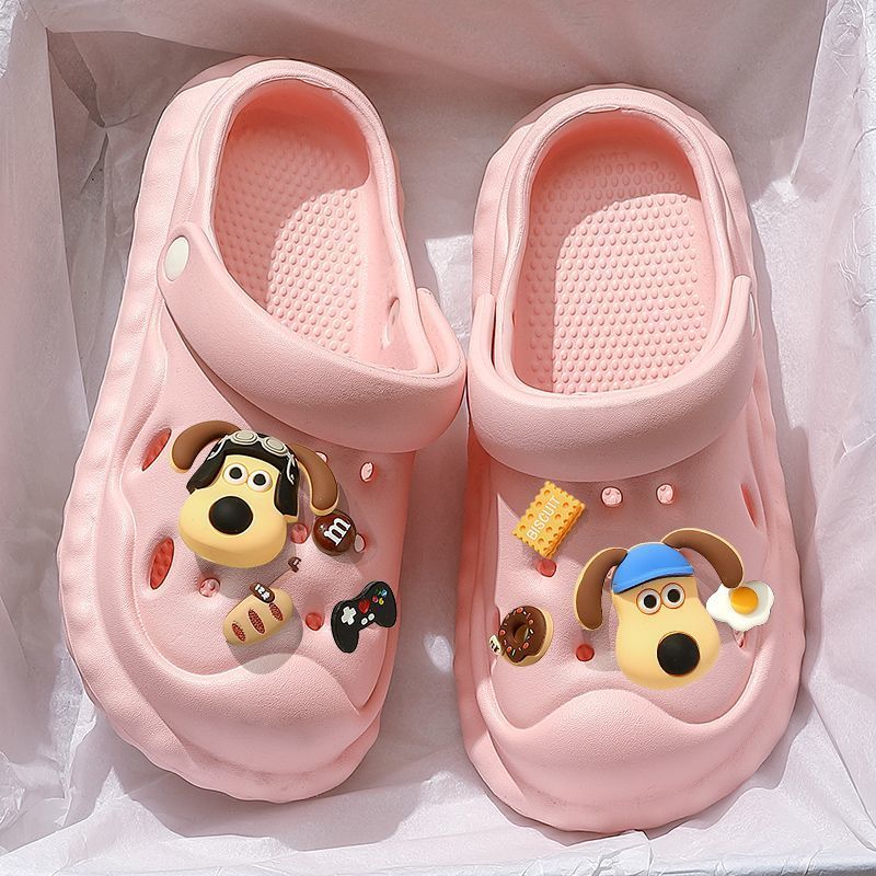 Stepping on feces feeling slippers women's summer outdoor wear cute indoor home non-slip household thick-soled couple hole shoes summer