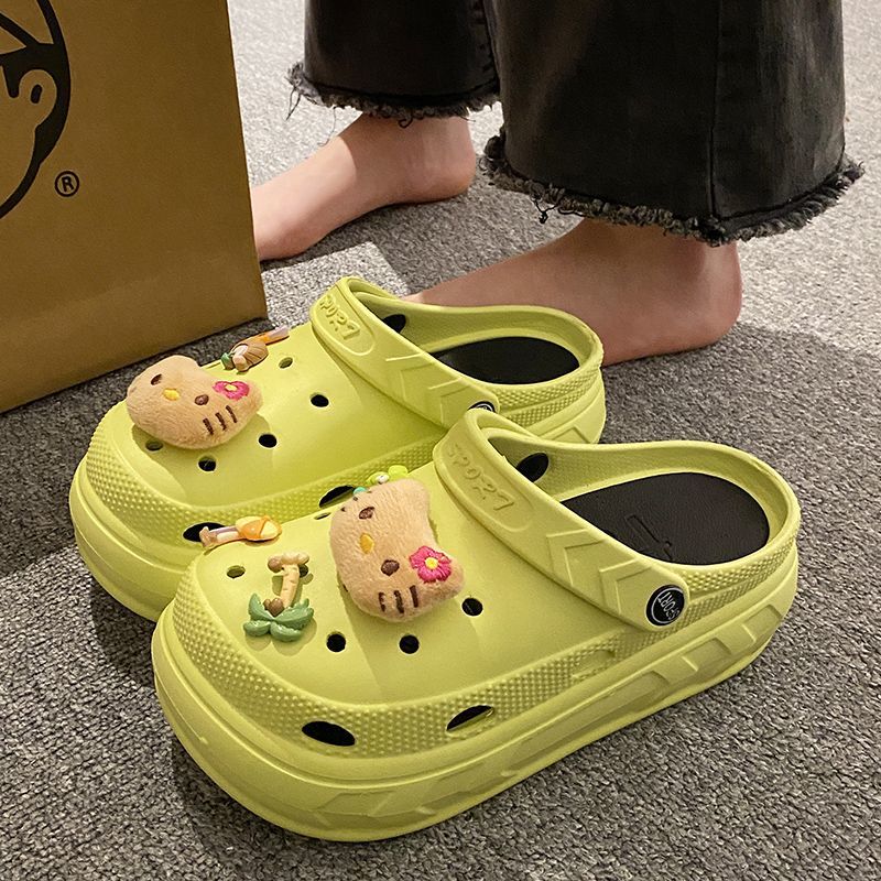 Hole shoes women's outer wear 2023 new summer thick bottom non-slip trend outer wear office heightened beach Baotou sandals