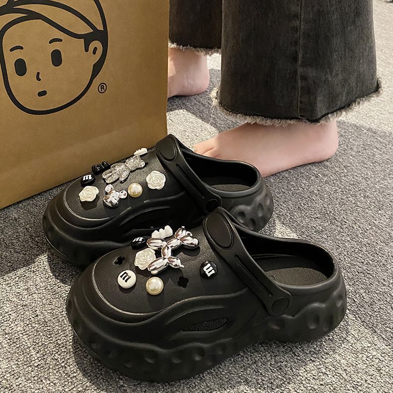 Cute cartoon hole shoes women's summer wear 2023 new net red super hot thick bottom stepping on shit feeling beach Baotou slippers