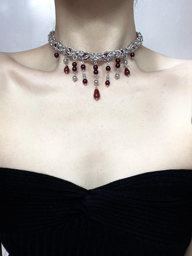 Girocollo gotico vampiro rosso per uomo e donna_voghion.com