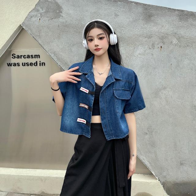 American retro washed denim shirt for women summer 2023 new style small unique chic short coat top