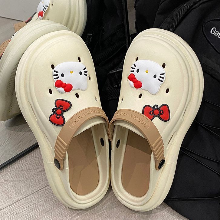 Slippers women's outer wear 2023 new style hole shoes women stepping on shit feeling summer cute ins can be high-value non-slip thick bottom