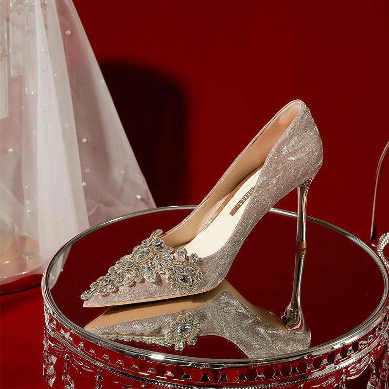 香槟色婚鞋女2023年新款新娘鞋小众高级感不累脚水晶高跟鞋