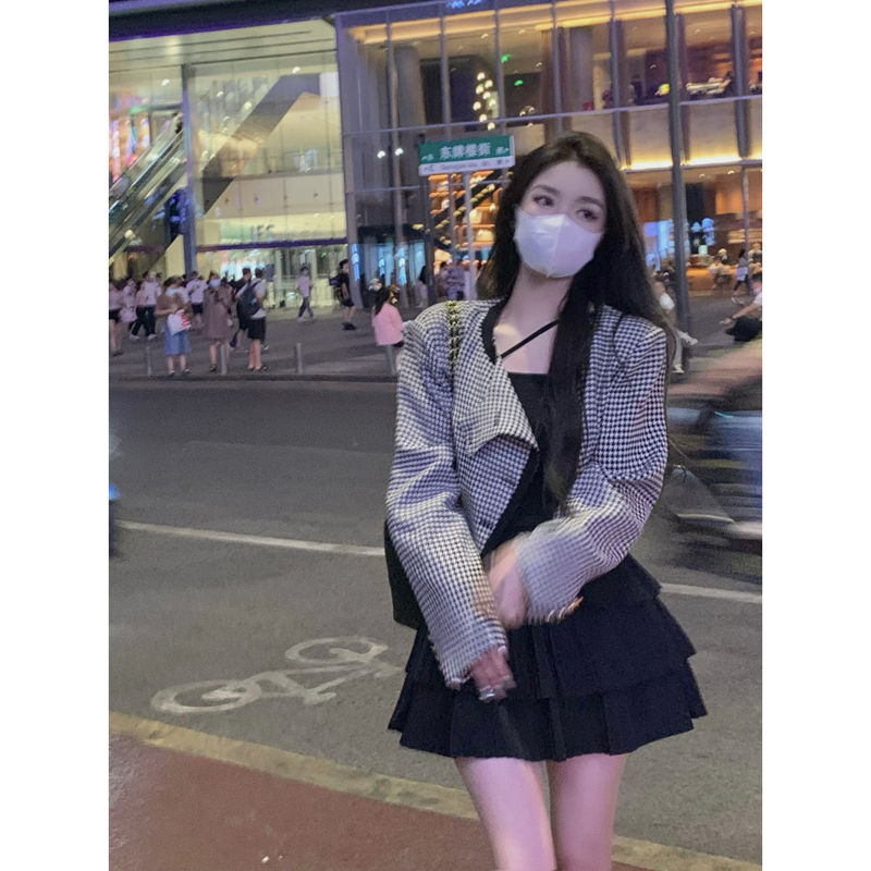 甜辣風復古格紋長袖外套黑色蛋糕吊帶連衣裙女秋季2023新款兩件套