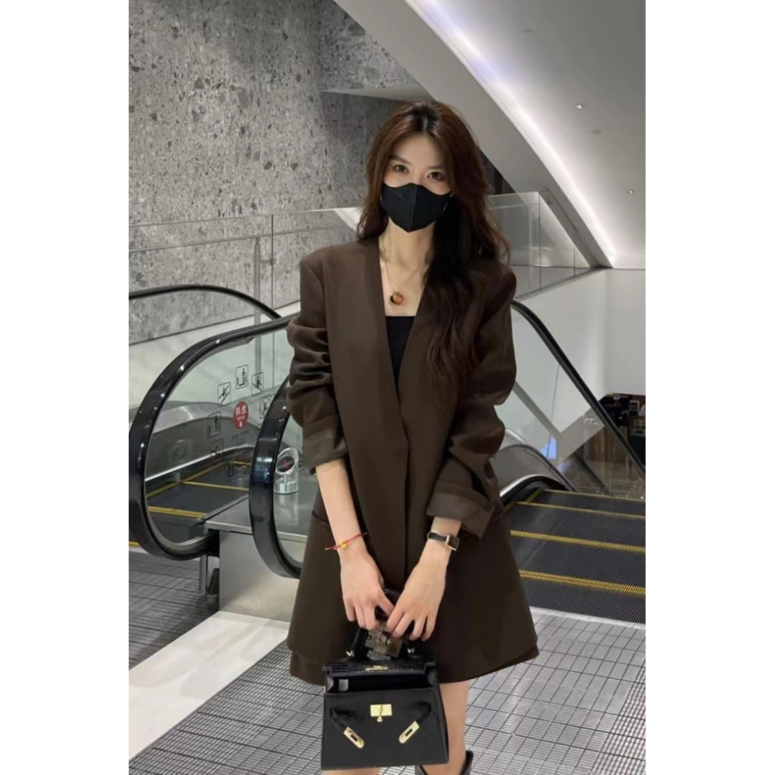 秋季赫本風顯瘦套裝2023年設計感小眾復古小西裝外套短褲兩件套女