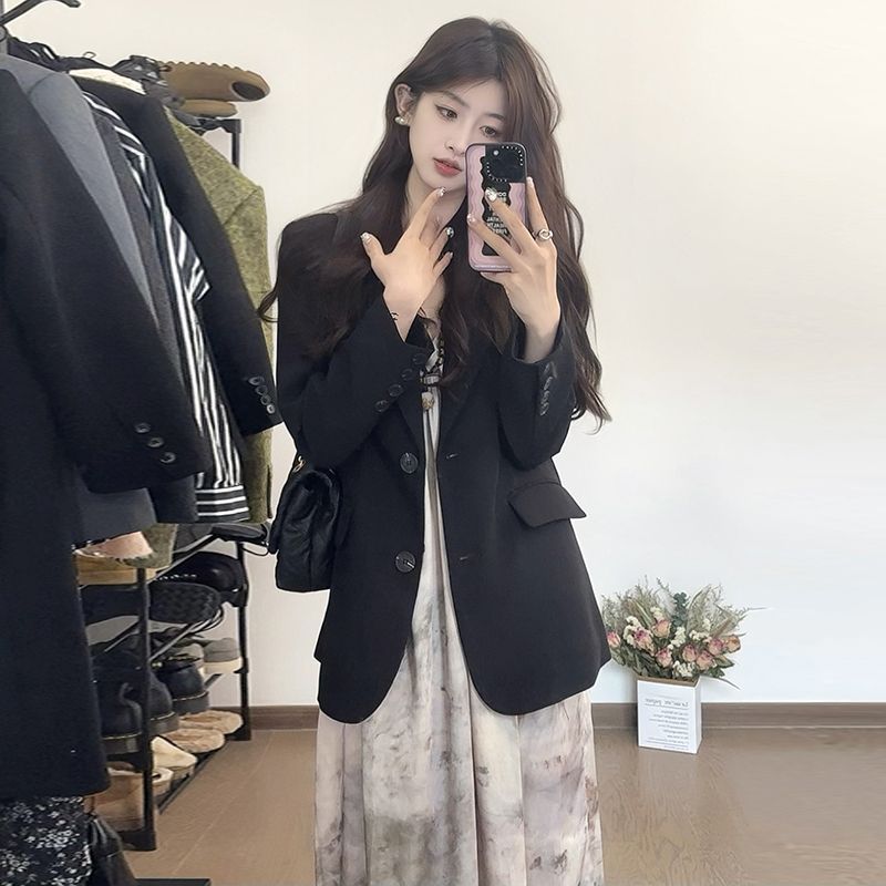 Black small suit jacket for women 2023 spring and autumn new high-end design niche short casual suit