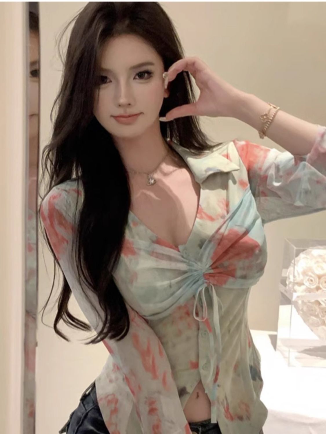 2023碎花v領顯瘦氣質長袖小眾上衣早秋女綁帶新款復古外穿t恤