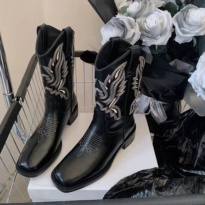 套筒女式復古中靴刺繡西部靴女中筒靴秋冬新款二層pu皮尖頭粗中跟