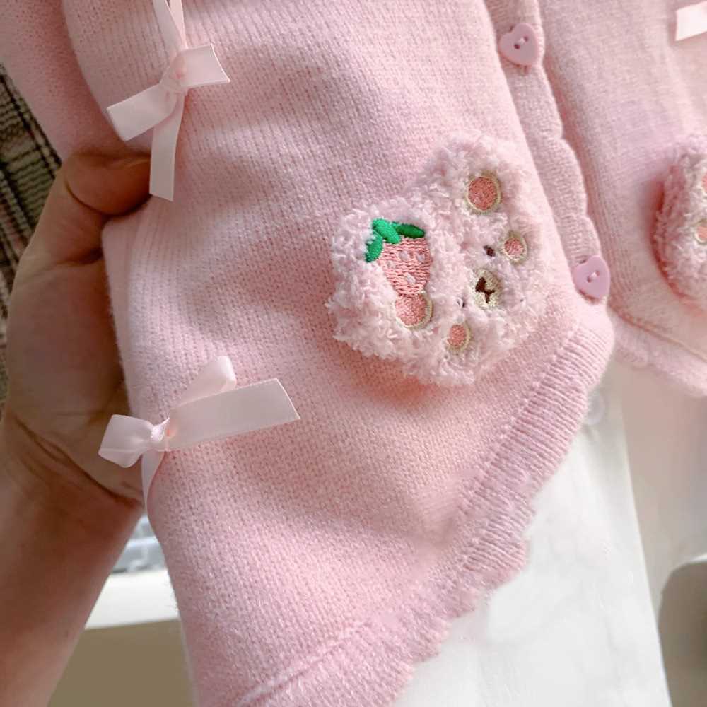 韩国童装2023冬季新款女童洋气甜美立体卡通针织开衫