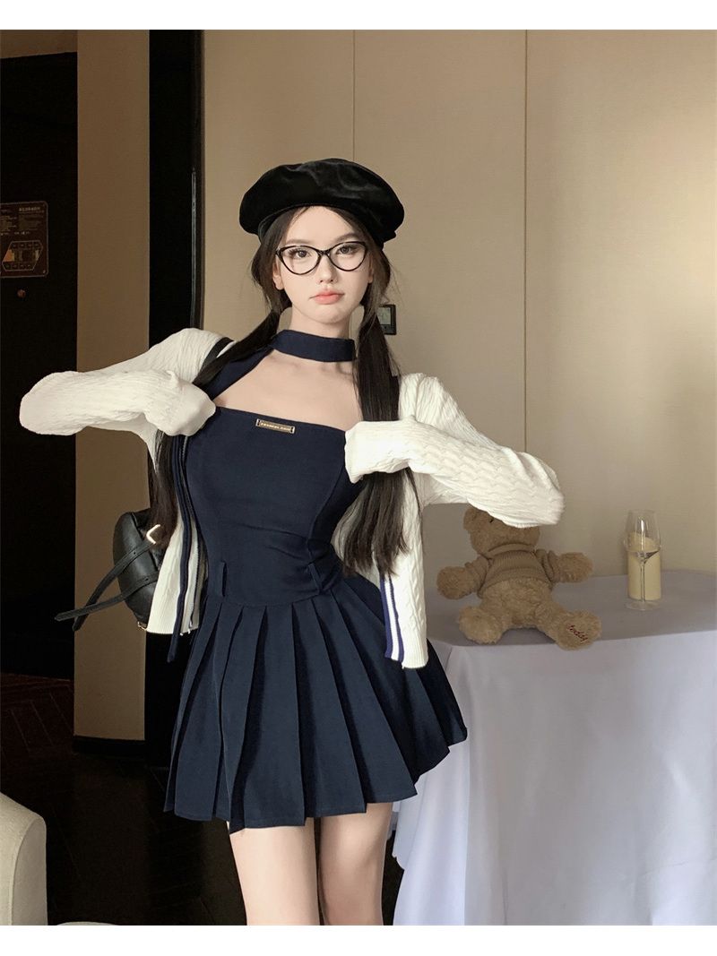 純欲掛脖純色收腰短款連衣裙女秋季新款小眾長袖高檔開衫兩件套裝