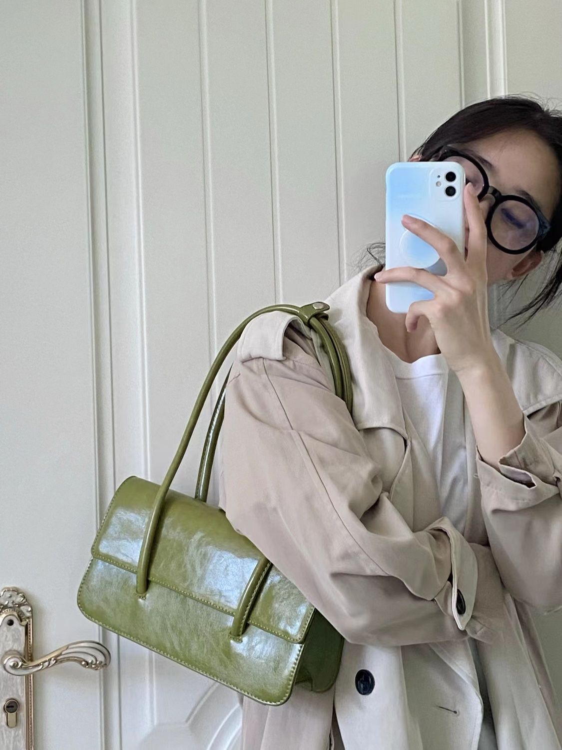 High grade oil wax skin niche design underarm bag 2023 salt based avocado fruit green solid color portable commuting shoulder bag
