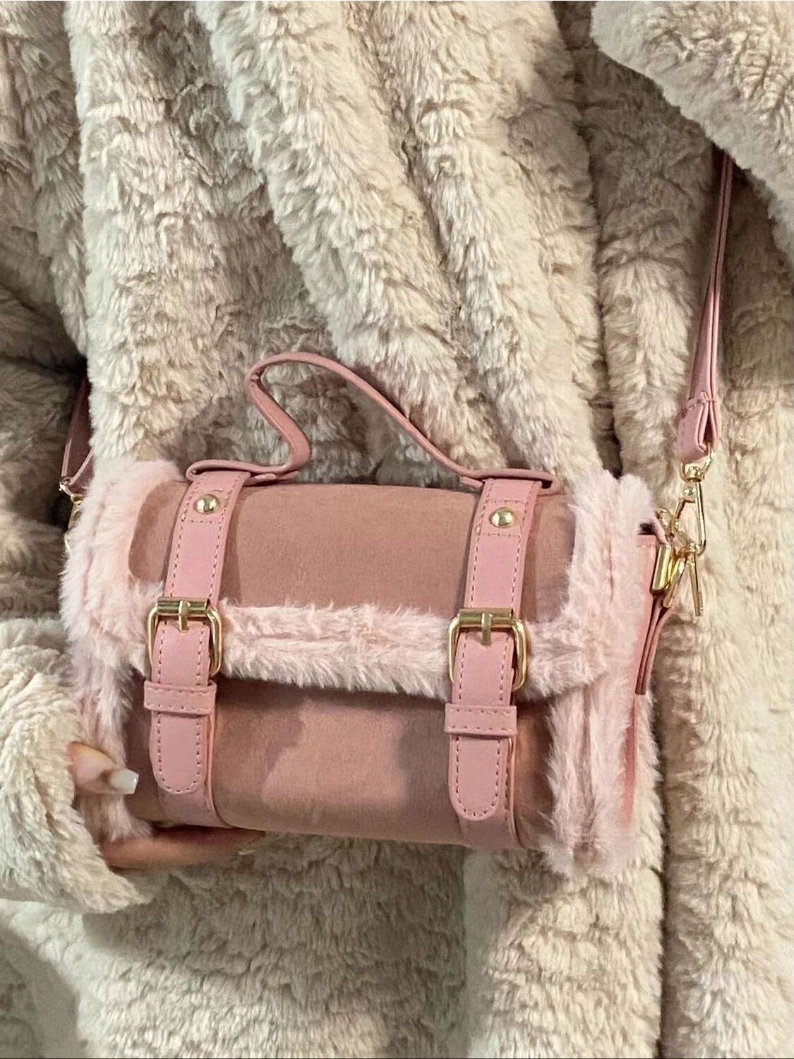 Personalized and Westernized Lamb Wool Cambridge Bag  Autumn/Winter New Girls' Feeling Hand Bill of Ladle Shoulder Bag Fashion Crossbody Bag