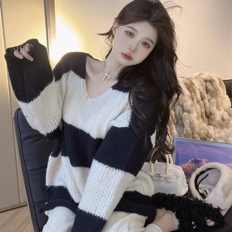 寬鬆V領中長款毛衣女春季設計感小眾薄款復古慵懶條紋長袖針織衫