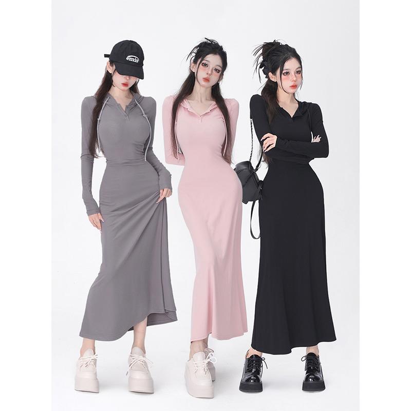 長款漫感大美女長袖連帽連衣裙秋冬設計感長裙女純色簡約裙子顯瘦