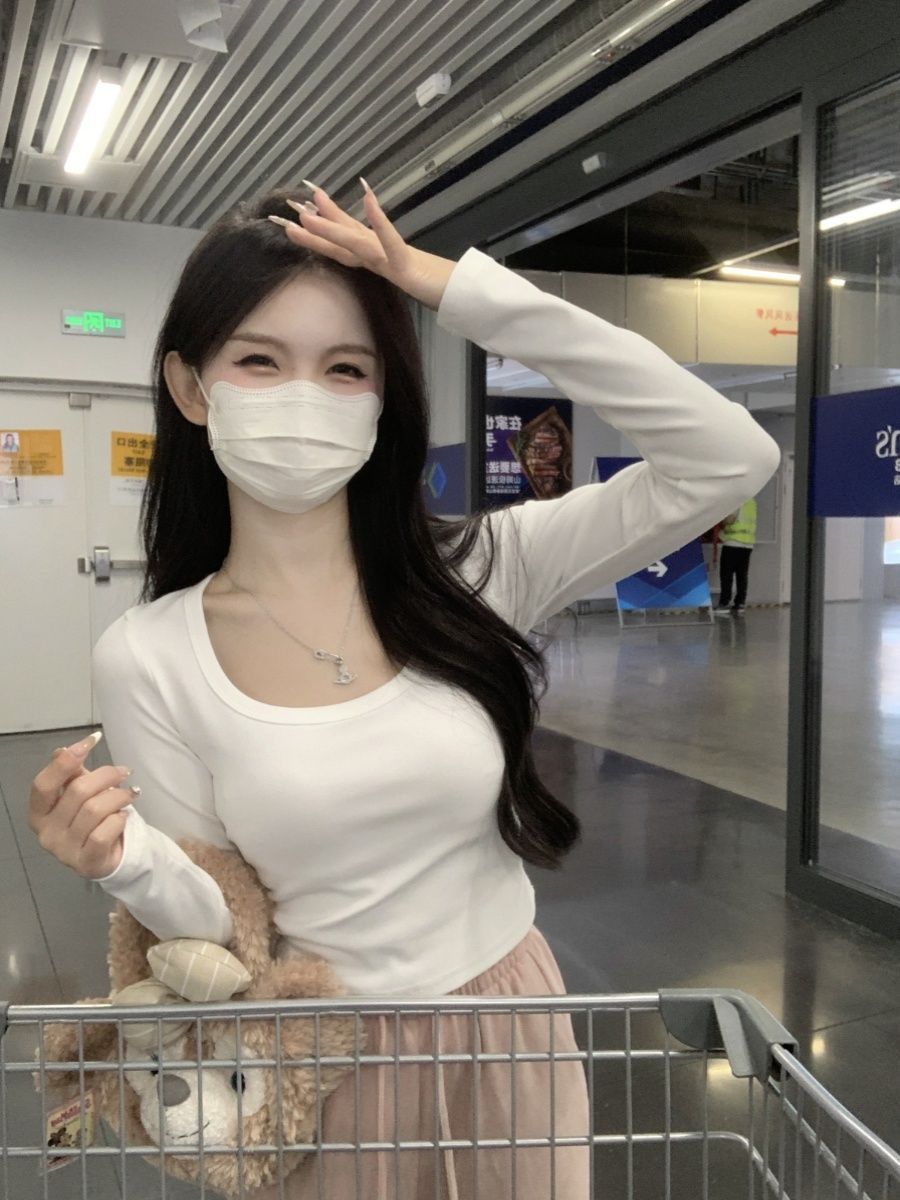純欲風U領黑色長袖T恤女秋季短款修身顯瘦打底衫辣妹百搭白色上衣