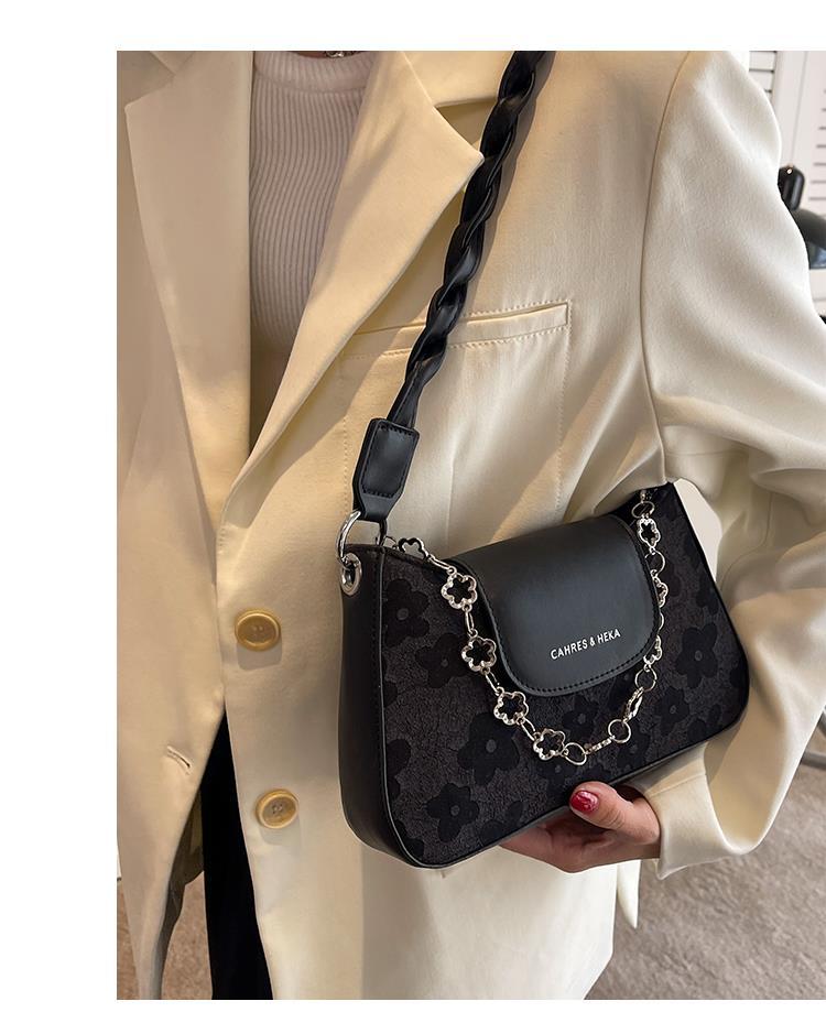High-End Small For Women 2022 New Texture 2023 Niche Design Single Shoulder Underarm Chain Crossbody Bag_voghion.com