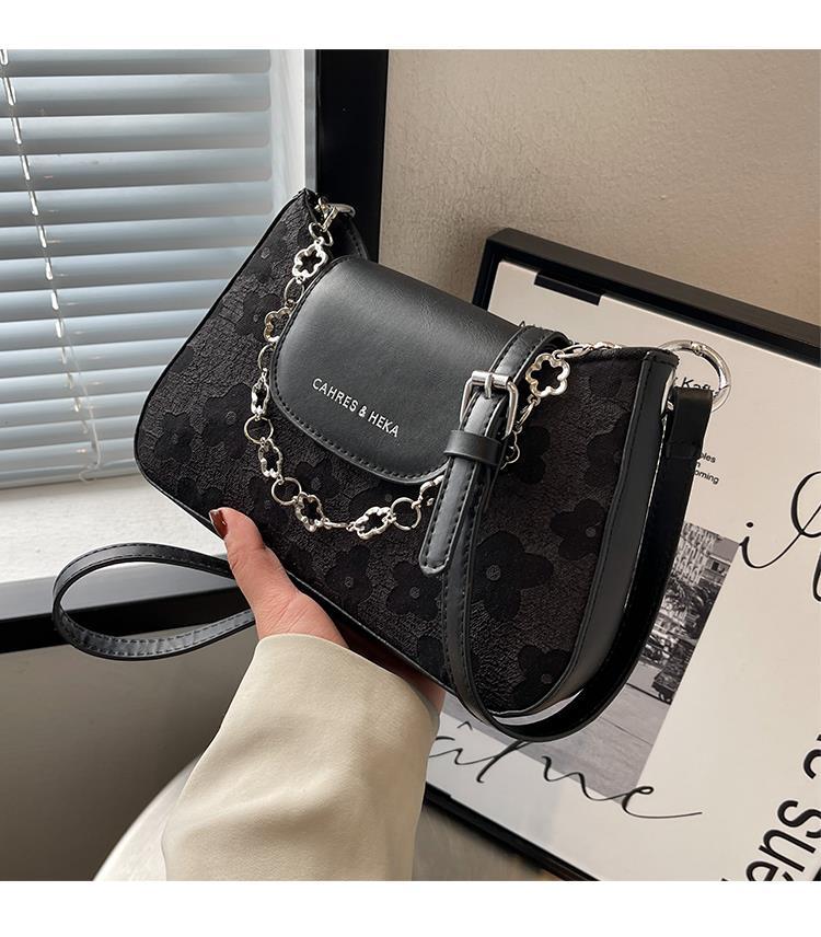 High-End Small For Women 2022 New Texture 2023 Niche Design Single Shoulder Underarm Chain Crossbody Bag_voghion.com