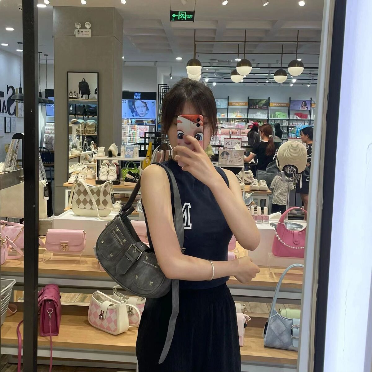 2023 New niche design underarm bag, exquisite spicy girl crescent moon bag, high-end feeling, trendy shoulder bag, saddle bag