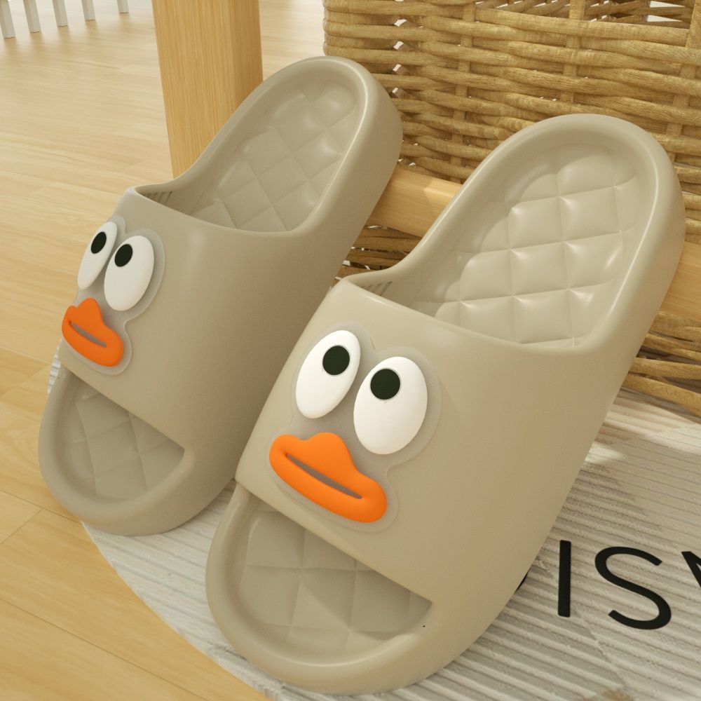 [EVA anti-slip and deodorant] cute slippers for stepping on shit, female students wear thick-soled home dormitory sandals indoors and outdoors