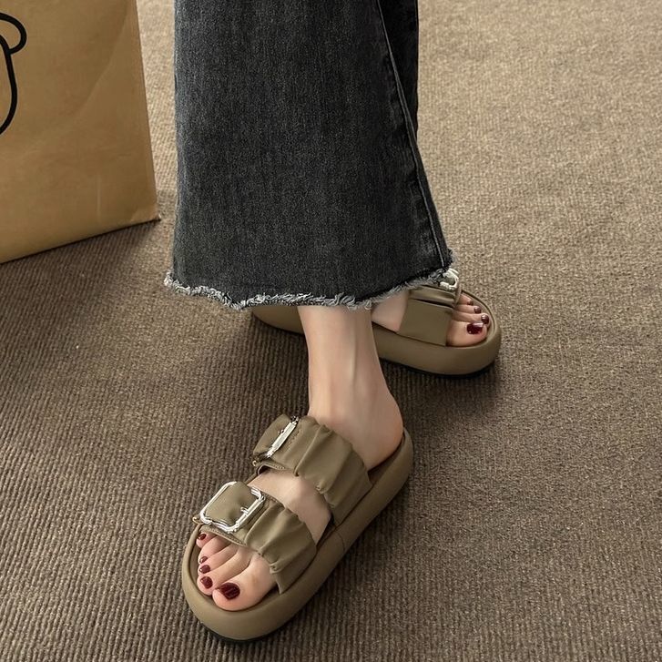 Slippers women's  new thick-soled non-slip non-stinky feet sandals women's flat-bottomed fashion high-end one-word slippers