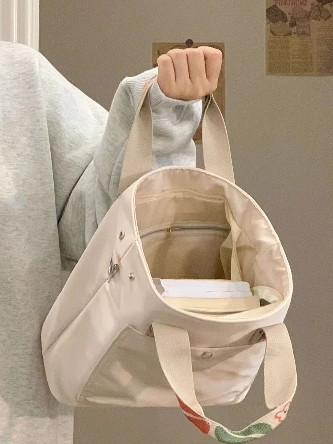 Small literary and artistic style handbag for women in 2023, Sen series leisure class canvas bag, simple commuting, one shoulder crossbody bag trend
