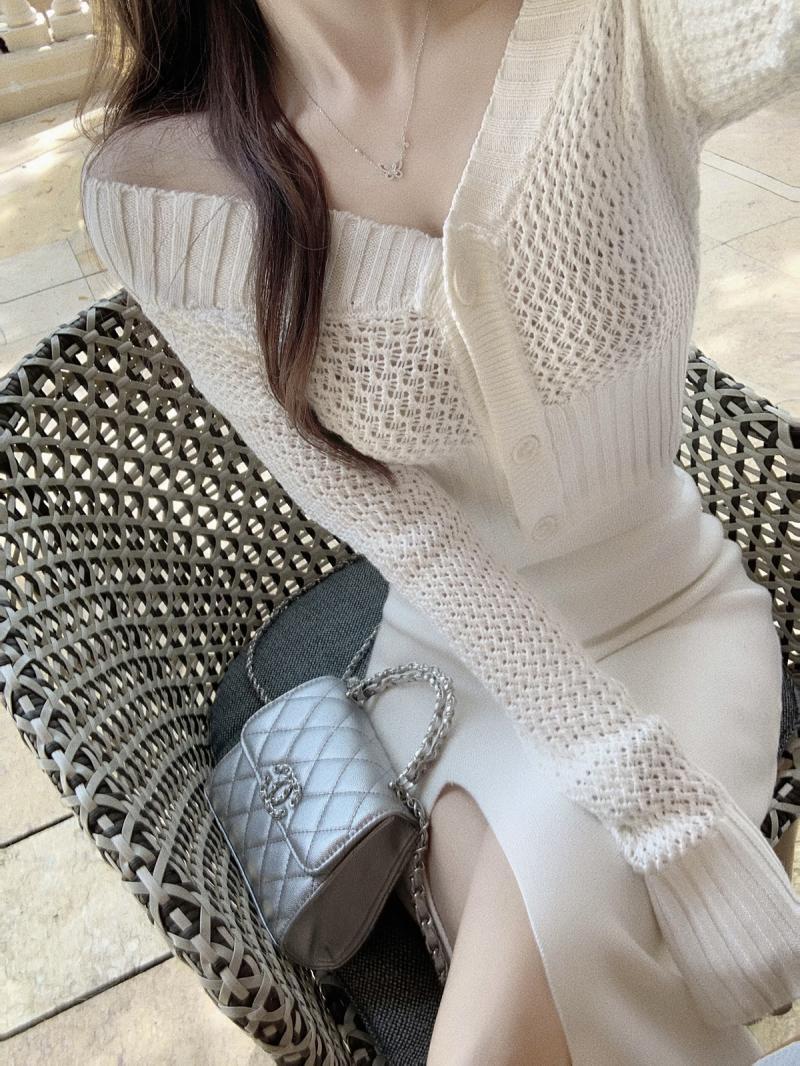 Suit for women 2023 new style handmade crochet atmosphere knitted off-shoulder sweater pure lust style high waist half-body hip skirt