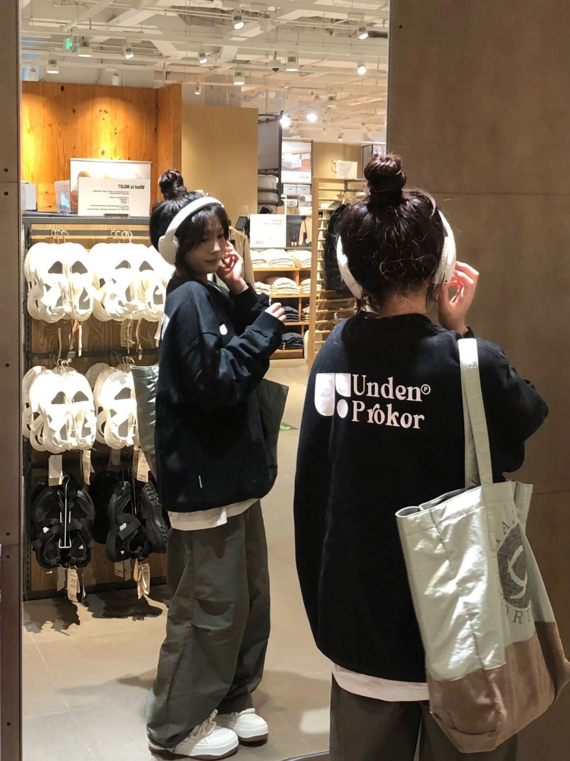 歐美hiphop薄款衛衣女春秋2023新款設計感小眾黑色圓領上衣潮
