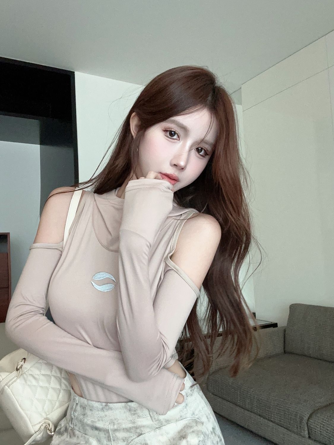 Sexy hot girl sand dune wasteland style off-shoulder half-high collar hooded chic temperament jumpsuit early autumn top for women