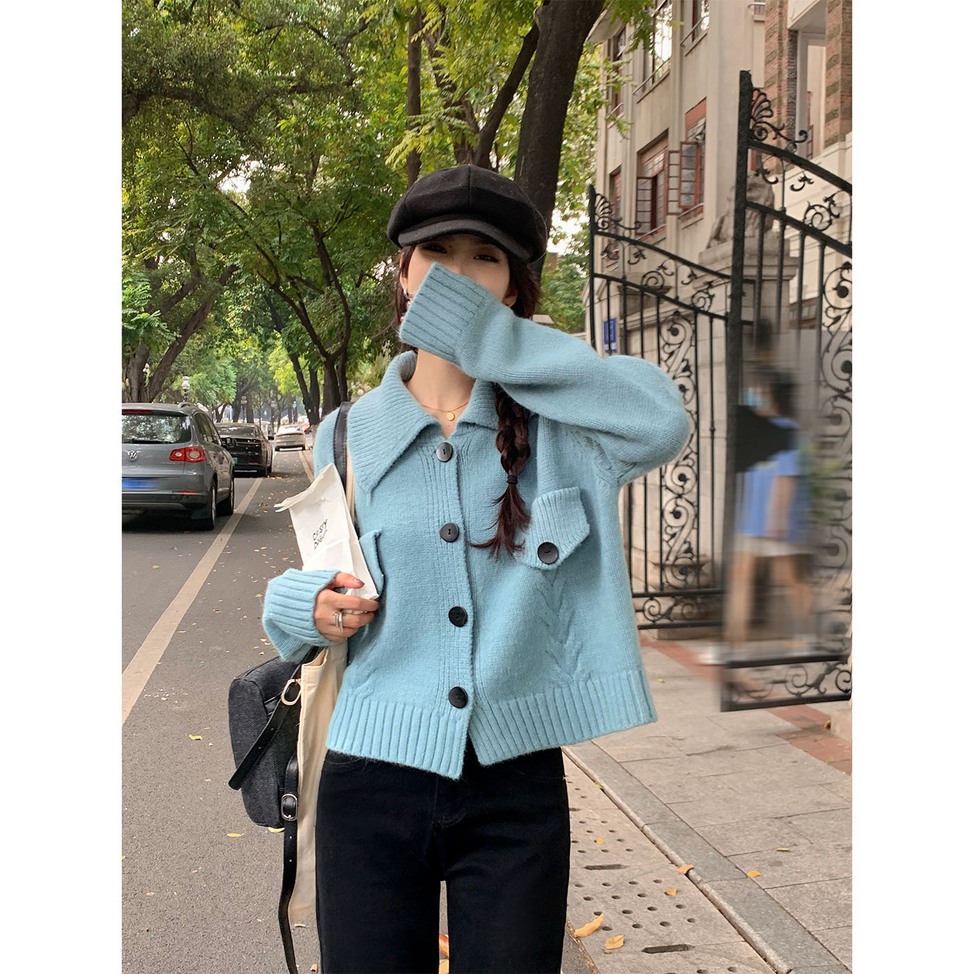 設計感黑扣袋蓋藍色毛衣女春秋季新款寬鬆韓版慵懶風針織上衣